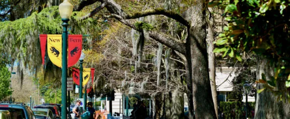 picture of a town street in New Bern North Carolina